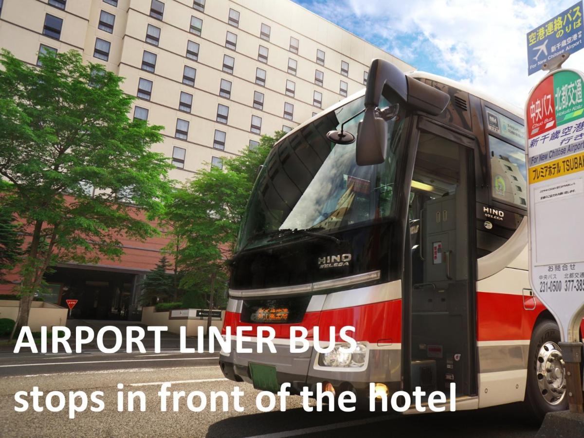 Premier Hotel -Tsubaki- Sapporo Exterior foto Port Liner Bus stops in front of the hotel
