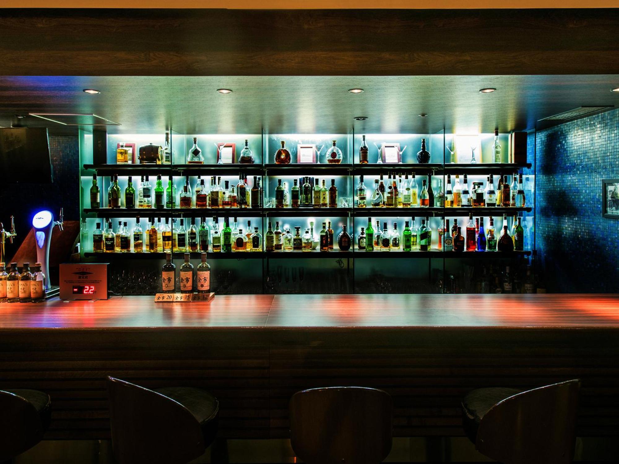 Premier Hotel -Tsubaki- Sapporo Exterior foto A bar in a nightclub