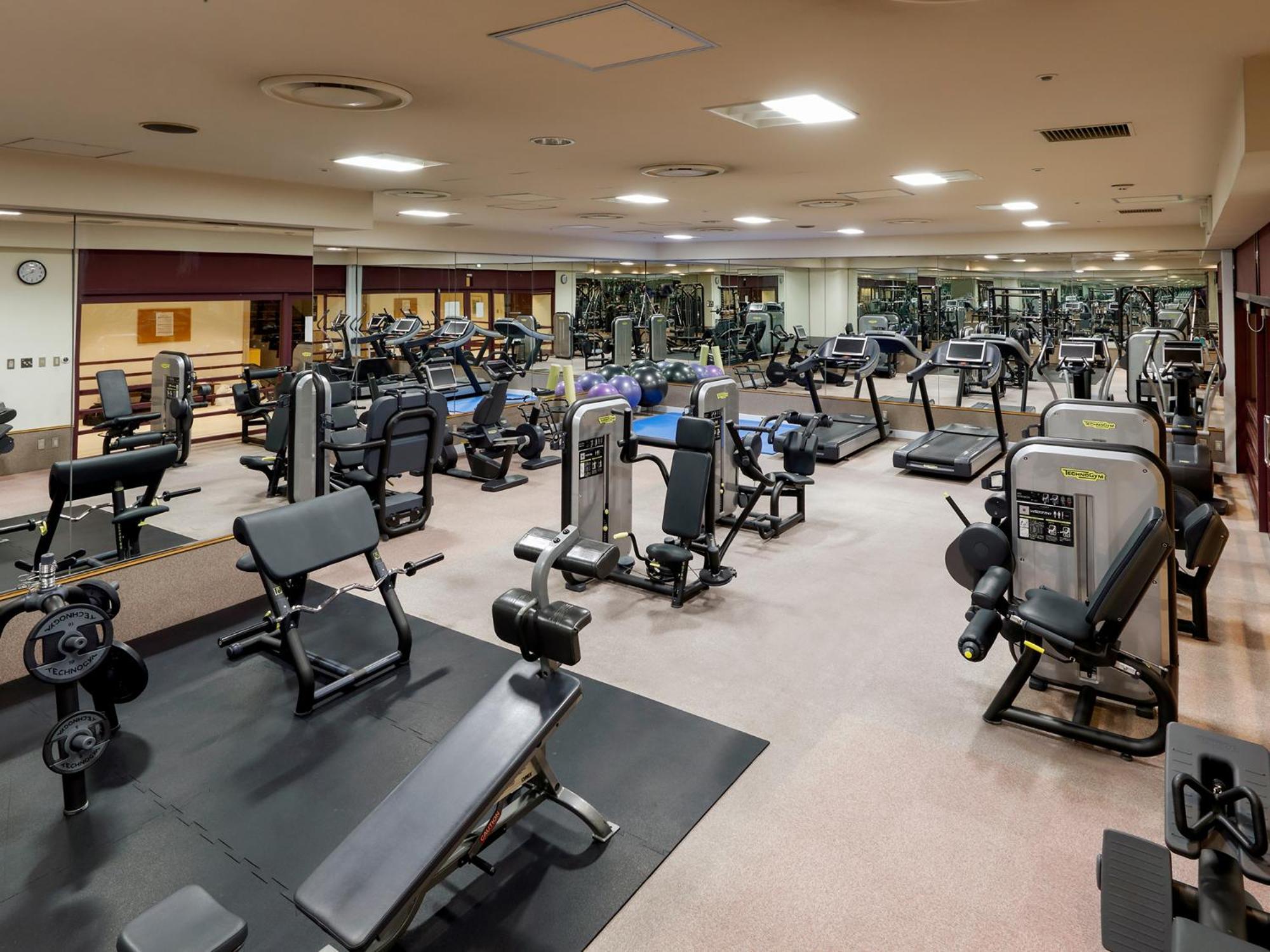 Premier Hotel -Tsubaki- Sapporo Exterior foto A gym in a hotel