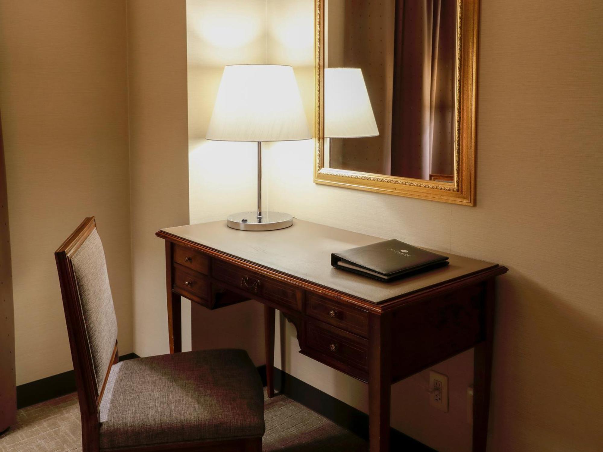 Premier Hotel -Tsubaki- Sapporo Exterior foto A writing desk